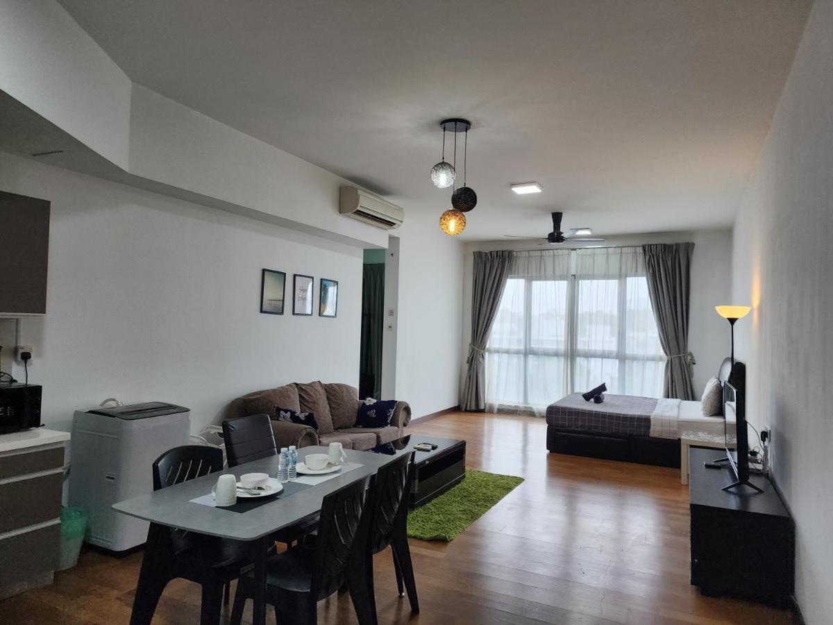 Regalia Klcc Apartment *